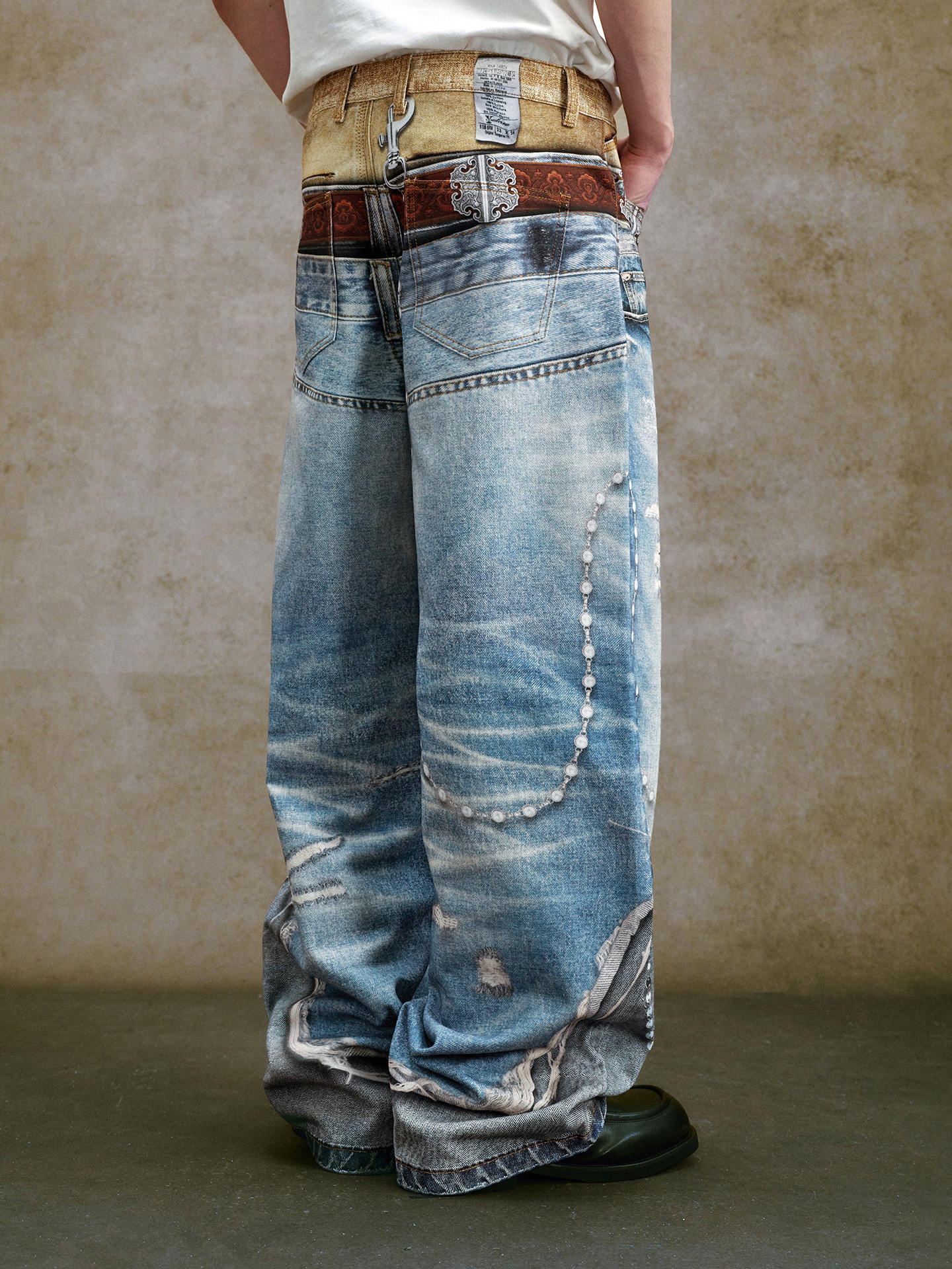 Distressed shorts with 3D-style denim print